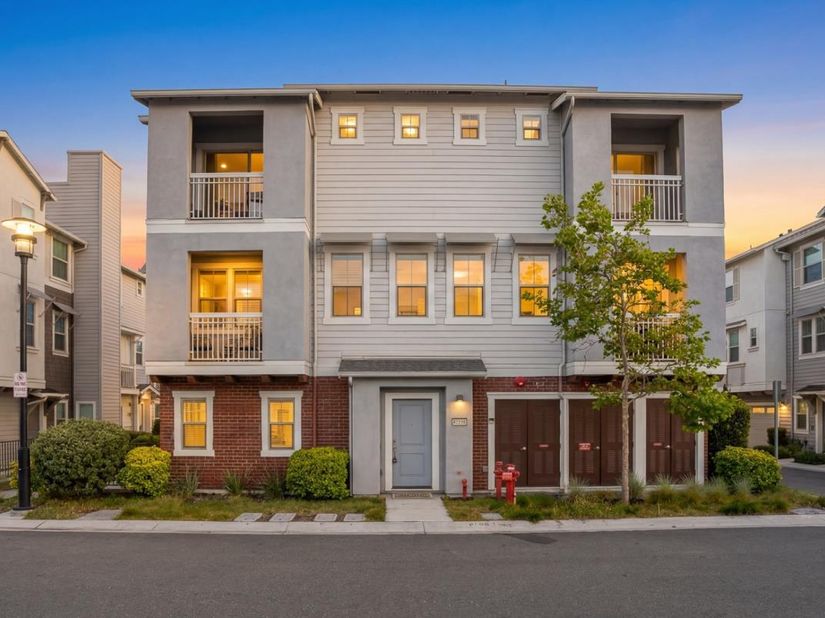 8533 Seawind Way, Newark CA 94560