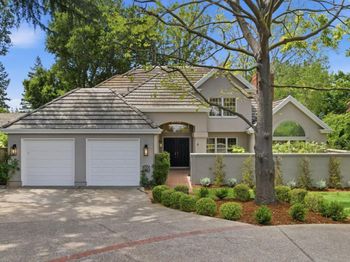 8 Almendra Lane