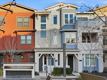 921 Magnolia Terrace