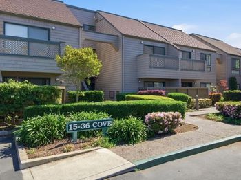 32 Cove Lane