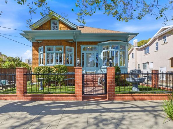 809 E 5th Avenue, San Mateo CA 94402