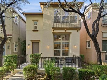 2260 Golden Crest Common