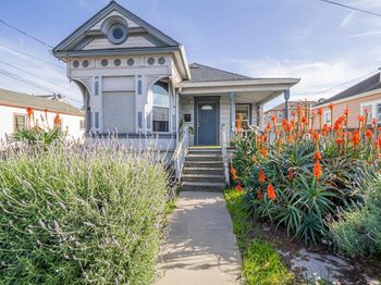 140 E Riverside Drive