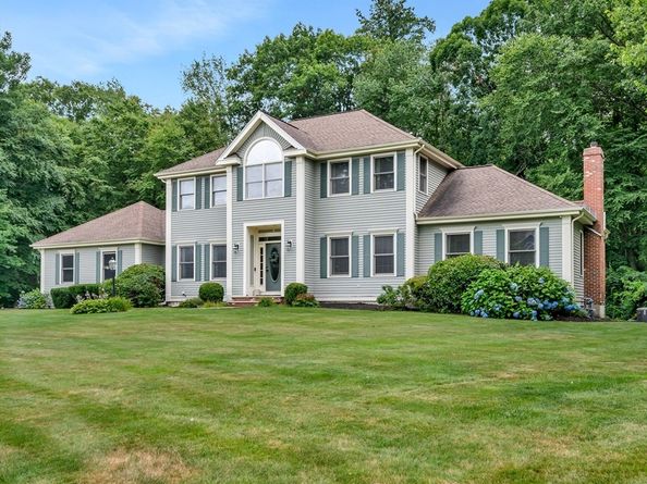 3 Suffolk Cir, Andover MA 01810