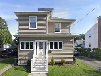 53 Ellington Rd