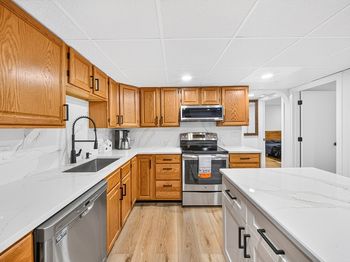 11 Shadowbrook Ln