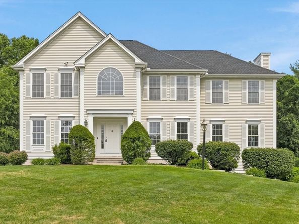247 Webster Woods Ln, North Andover MA 01845