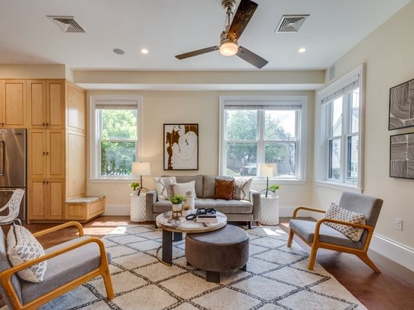 10-14 Boylston Pl 10, Boston MA 02130