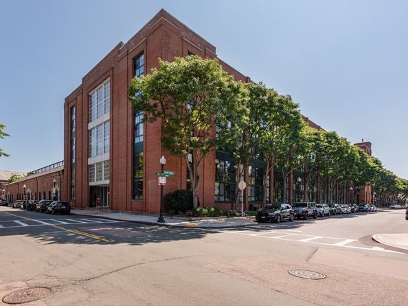 42 Eighth St 1305, Boston MA 02129