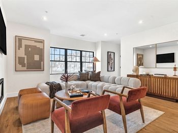 20 Audubon Way