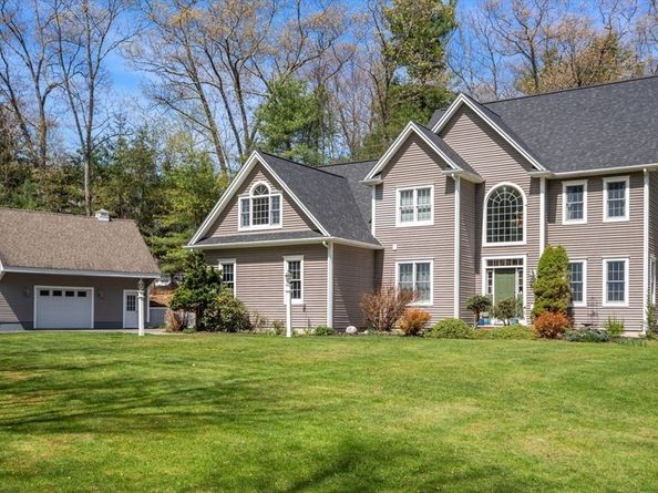 66 Hutchinson Rd, Sutton MA 01590