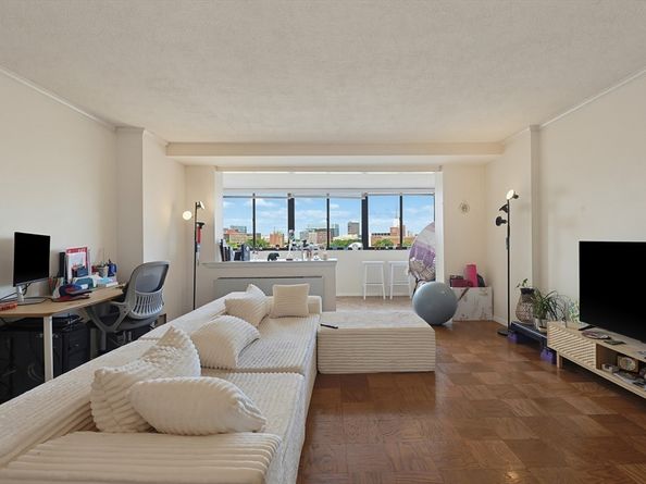 6 Whittier Pl 7B, Boston MA 02114