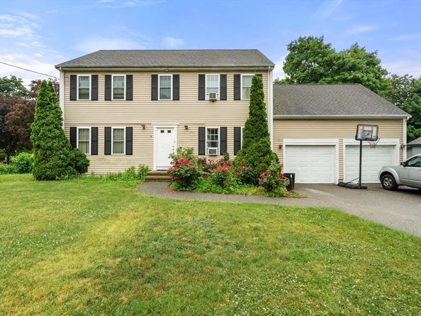 86 Oakland St, Stoughton MA 02072