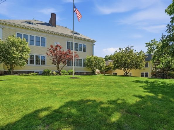 48 Phillips Road 17, Holden MA 01520