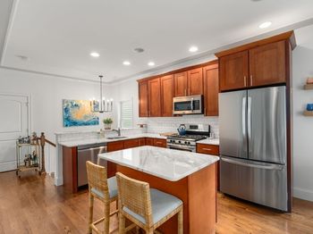 5 Flint Pl