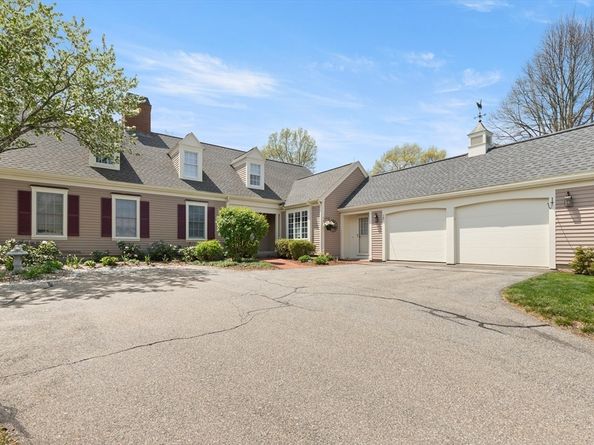 61 Great Hill Drive 61, Topsfield MA 01983