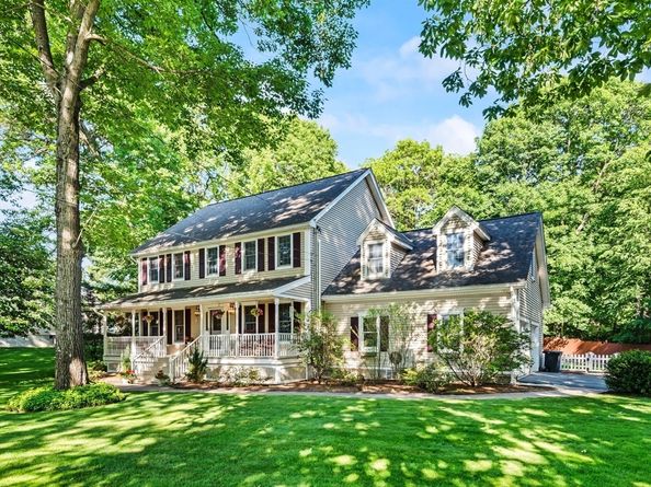 7 Woodcliffe Ave, Worcester MA 01604