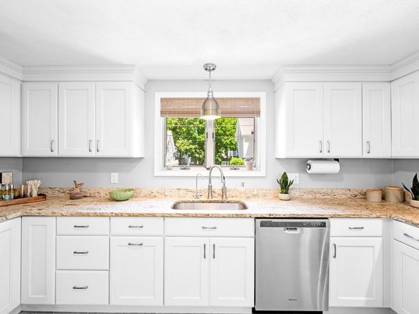 6 Lenox St 1, Beverly MA 01915