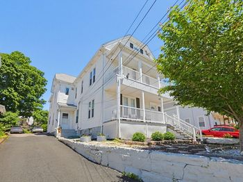 72 Dysart St