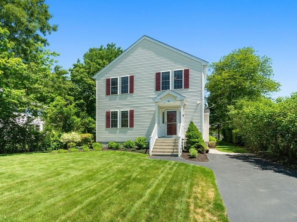 29 Station St, Stoughton MA 02072