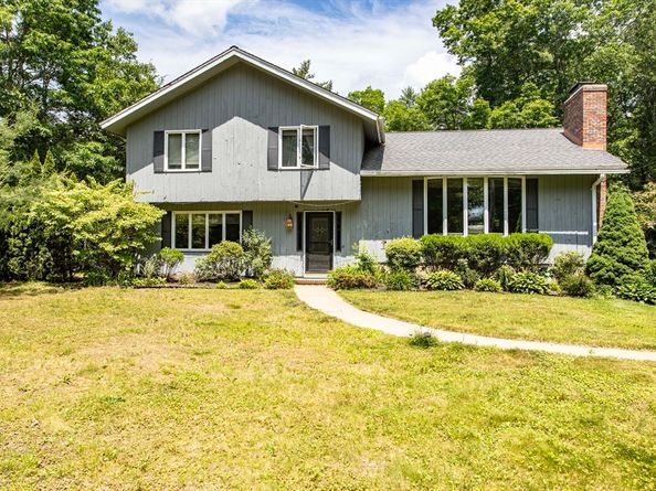 18 Annasnappitt Dr, Plympton MA 02367
