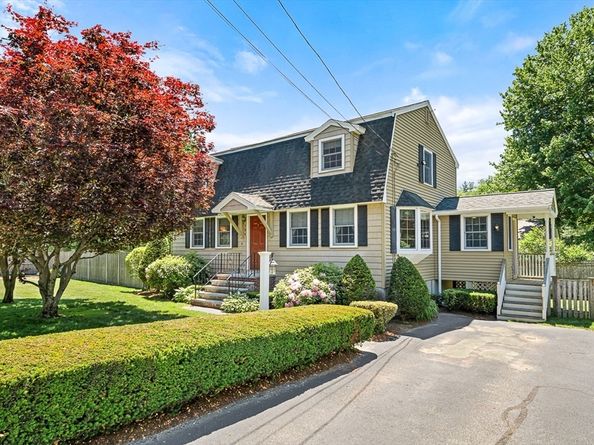 104 Arkansas Rd, Tewksbury MA 01876