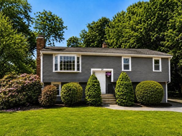28 Park Ave West, Weymouth MA 02190