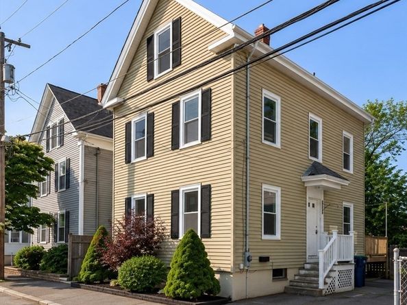 17 Osgood St, Salem MA 01970