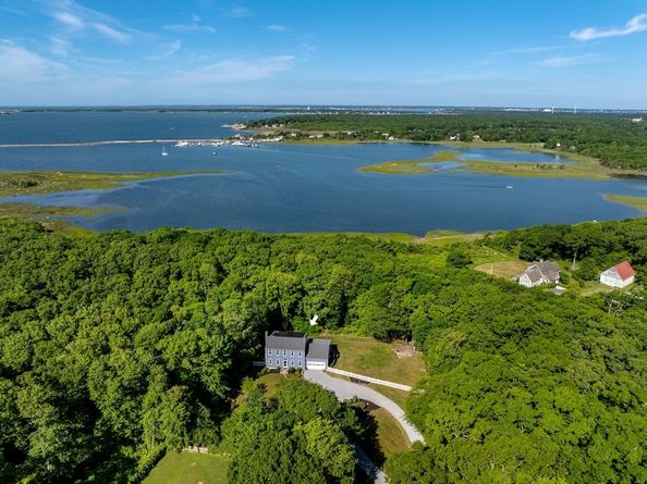 3 Barrett Dr, Mattapoisett MA 02739