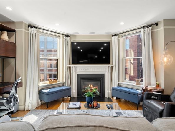 294 Newbury Street 3B, Boston MA 02115