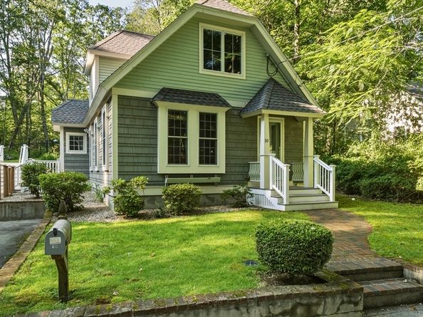 10 Mayflower Path, Wayland MA 01778