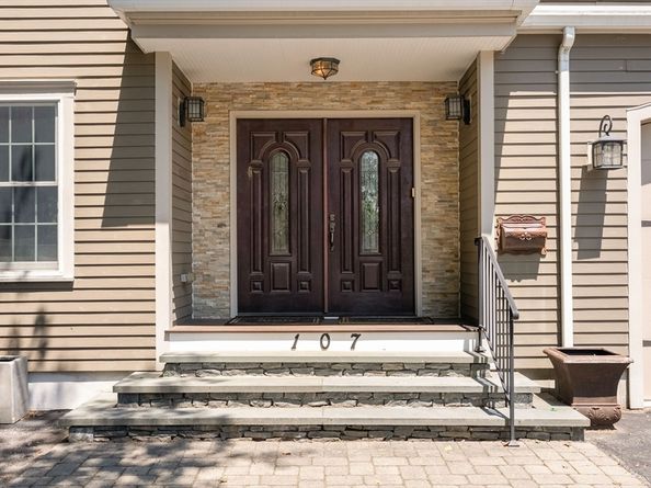 107 Rowe Street, Newton MA 02465
