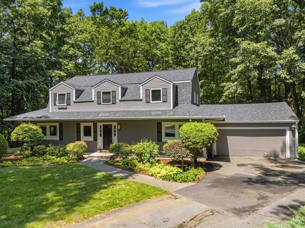 7 Mccarthy Cir, Framingham MA 01701