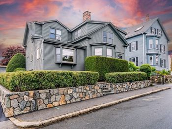 24 Pond Street