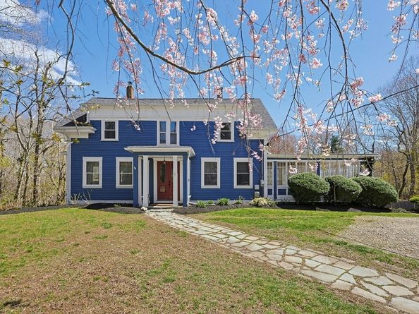 1 Highland Rd, Lakeville MA 02347