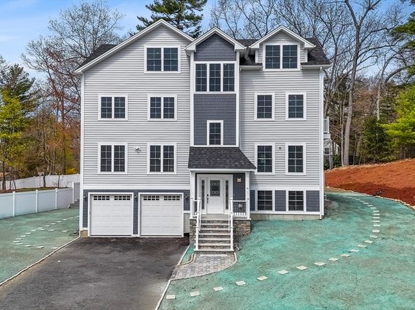 24 Marion St, Walpole MA 02081