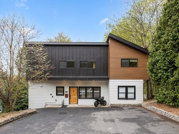 335 Salisbury St, Worcester MA 01609