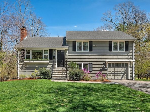 72 Oakcrest Rd, Needham MA 02492