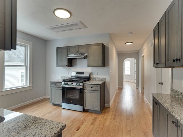 24 Dunlap St, Salem MA 01970