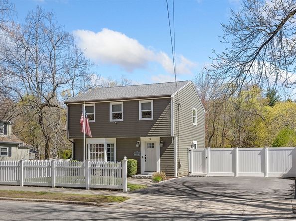 19 Lebanon, Melrose MA 02176