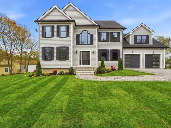 23 Day Cir, Woburn MA 01801
