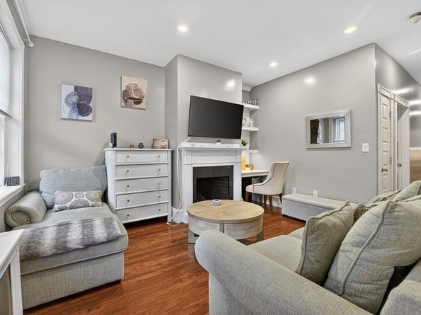 45 Garden St 3, Boston MA 02114