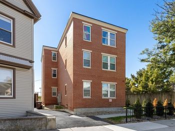 81 Chelsea St