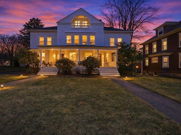 8 Westland St, Worcester MA 01602