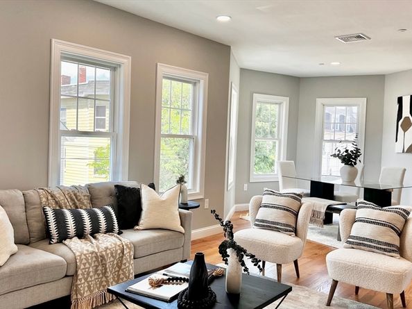 20 Alston 20, Somerville MA 02143