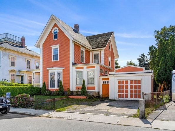 33 Middle St, Gloucester MA 01930