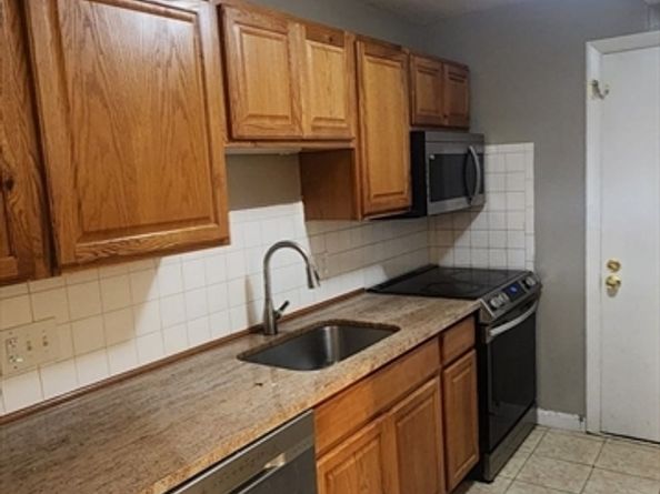 800 Governors Dr 6, Winthrop MA 02152