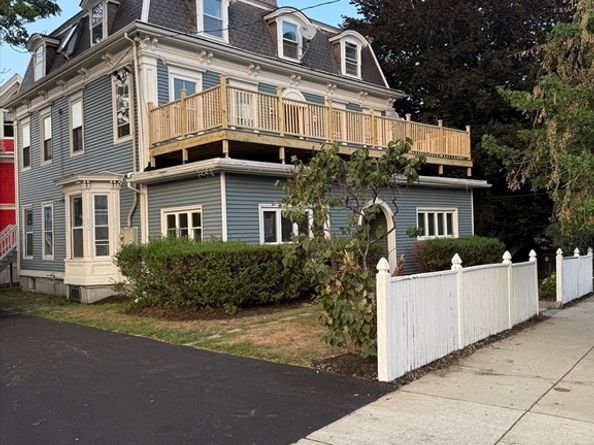 40 Crescent Ave 3, Chelsea MA 02150