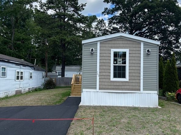 160 Booth Street, Tewksbury MA 01876