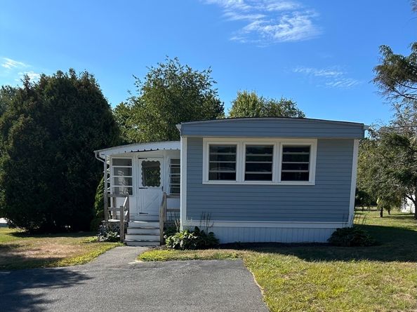 27 Ferndale Drive, Halifax MA 02338